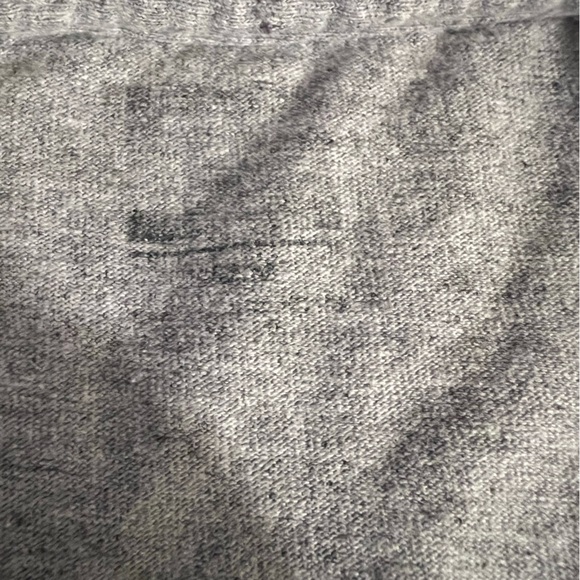 Y2K Dc Shoe co T Shirt size Medium couple stains as pictured - Picture 3 of 4